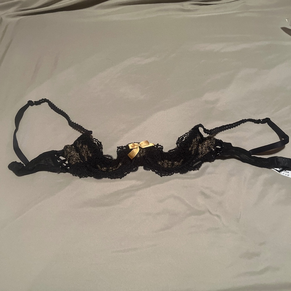Millesia bra